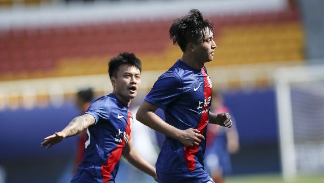 王千源、王景春等主演现身开机现场
